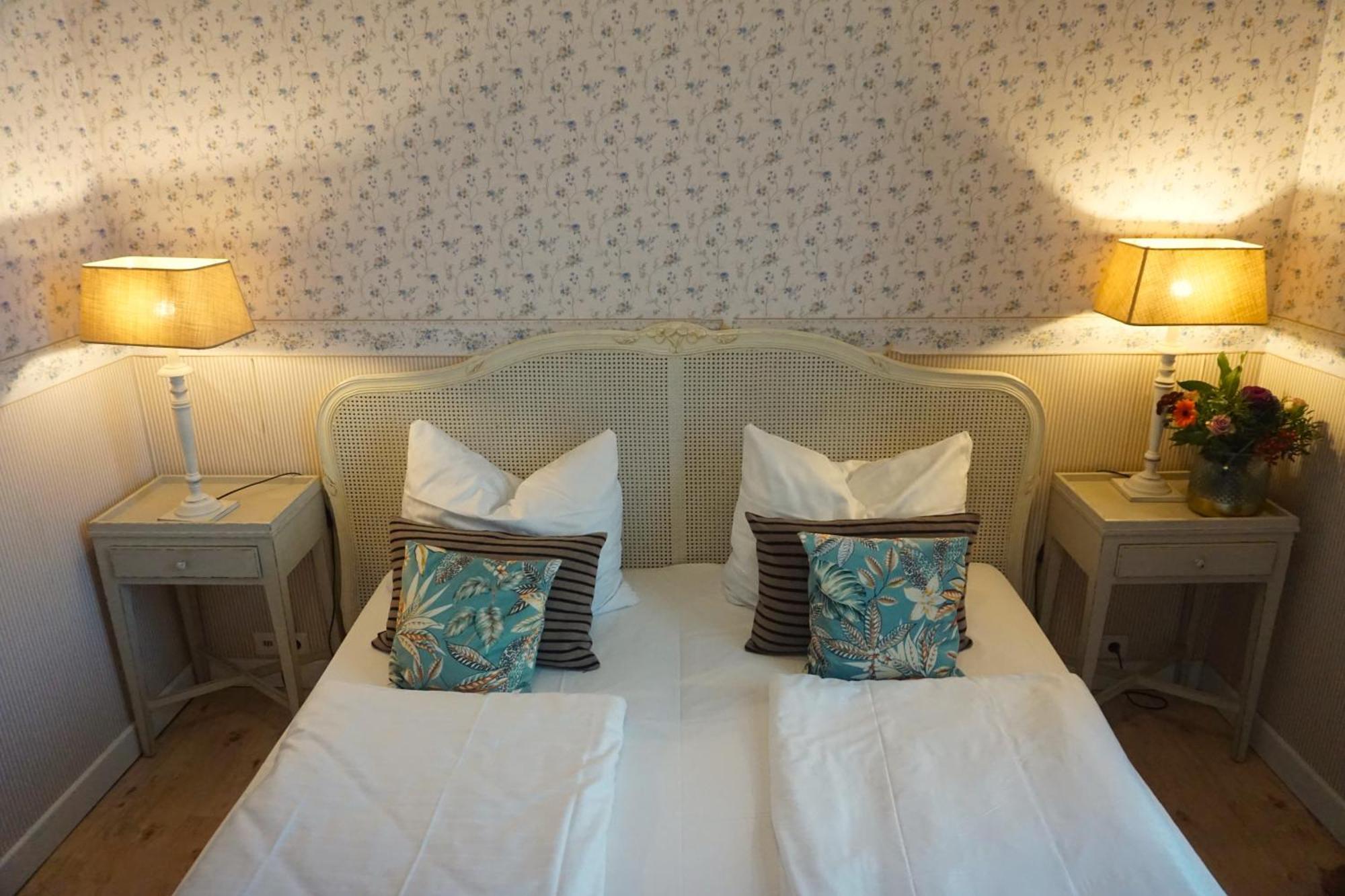 Hotel Bucheneck Linz am Rhein Bagian luar foto