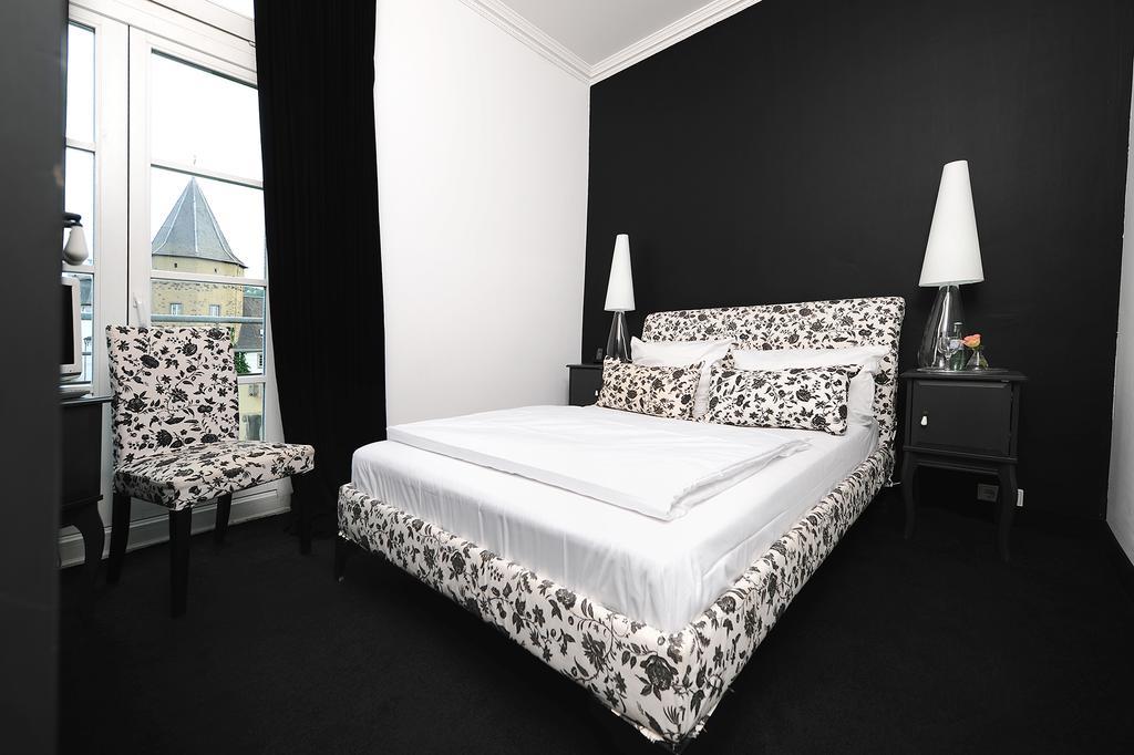 Hotel Bucheneck Linz am Rhein Ruang foto